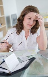 kobieta praca okulary zmęcznienie